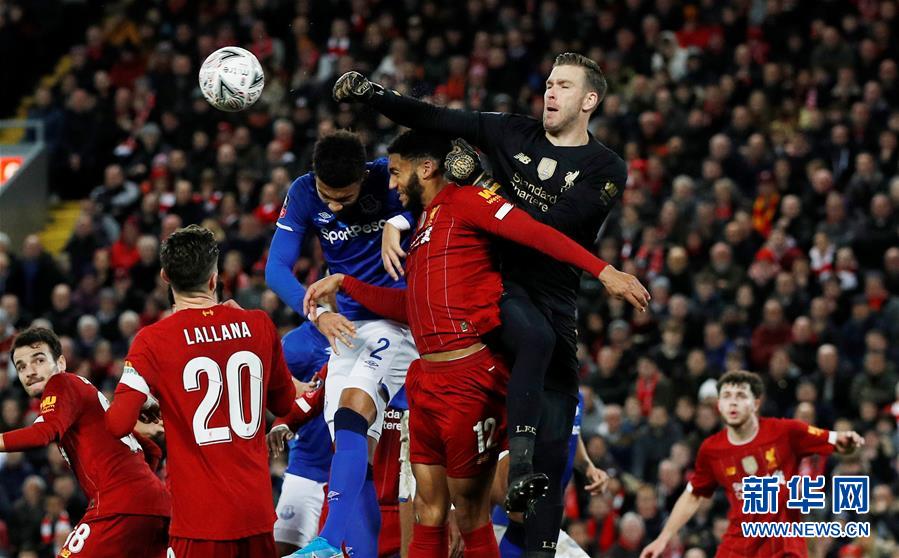 马塞洛儿子恩佐代表皇马在青年欧冠首秀，马塞洛在场边见证