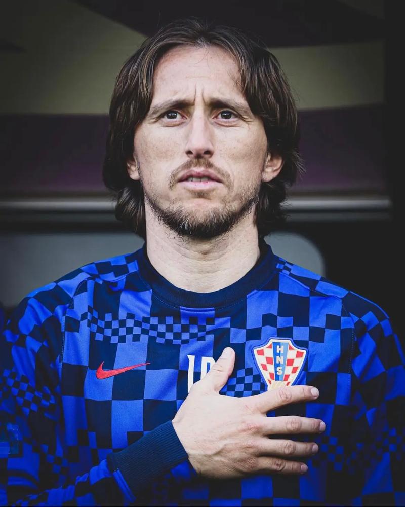 NBA：雄鹿客场大胜76人 字母哥30+12+10