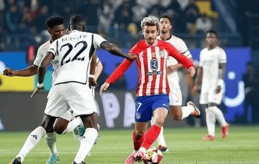 莱奥：我和囧叔经常交流，不仅聊足球，也聊生活中的方方面面（莱奥：我与囧叔交流频繁，聊的不仅是足球还有生活点滴）